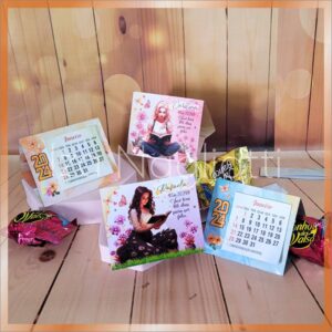 4 modelos de mini calendários de mesa 2024 para lembrancinhas com miolo (meninas jovens)