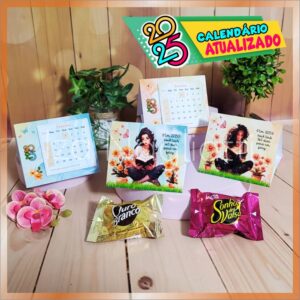 4 modelos de mini calendários de mesa 2025 para lembrancinhas com miolo (meninas jovens)