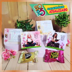 4 modelos de mini calendários de mesa 2025 para lembrancinhas com miolo (meninas jovens)