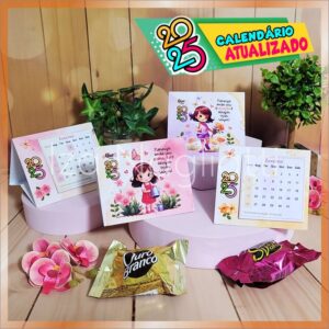 4 modelos de mini calendários de mesa 2025 para lembrancinhas com miolo (meninas)