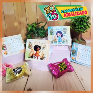 4 modelos de mini calendários de mesa 2025 para lembrancinhas com miolo (meninas)