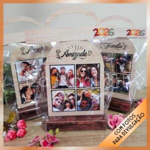 Porta fotos no estilo madeira com calendário 2026